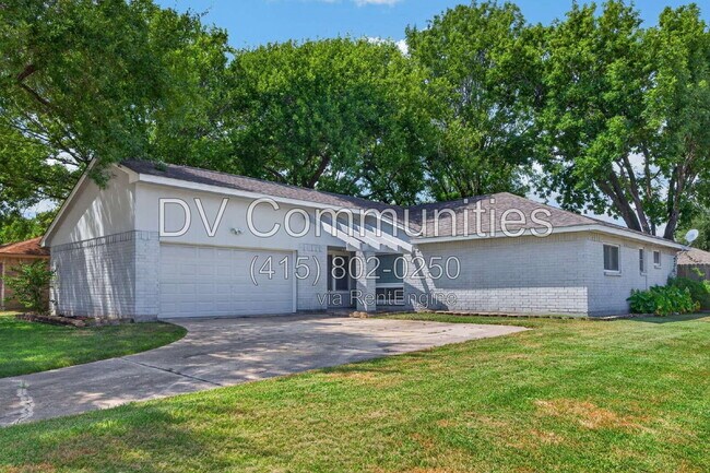 Building Photo - 9747 Rocky Hollow Rd