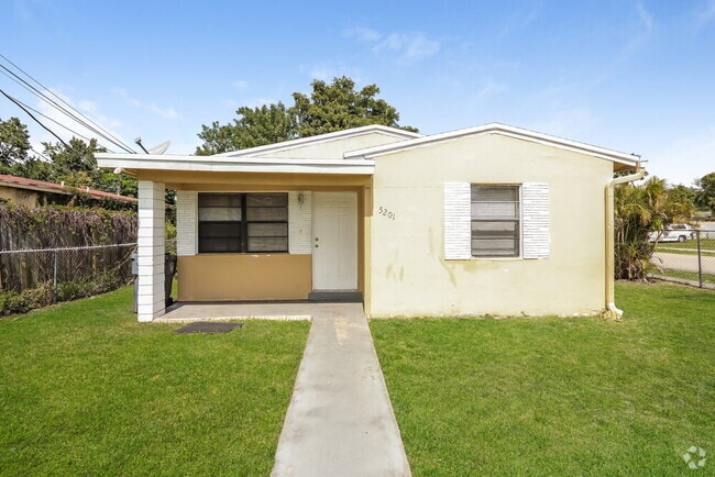 Building Photo - 5201 SW 24th St Rental