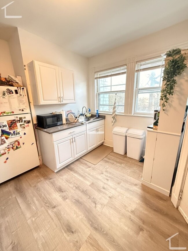 Photo - 9/1 No Fee! Spacious 3BR w/parking & heat included!