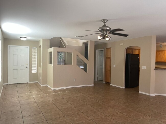 Photo - San Tan Valley, 4 bed, 3 bath, huge loft, 2300 sqft