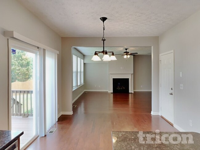 Photo - 6429 Sunnywood Dr