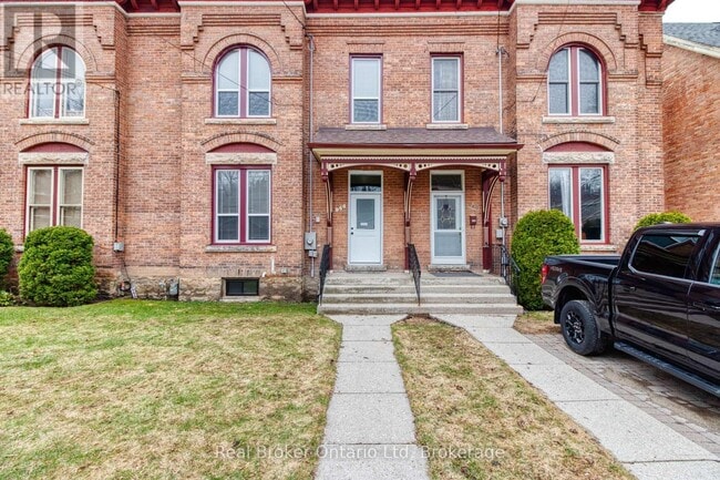 Photo - 944 5th Ave E