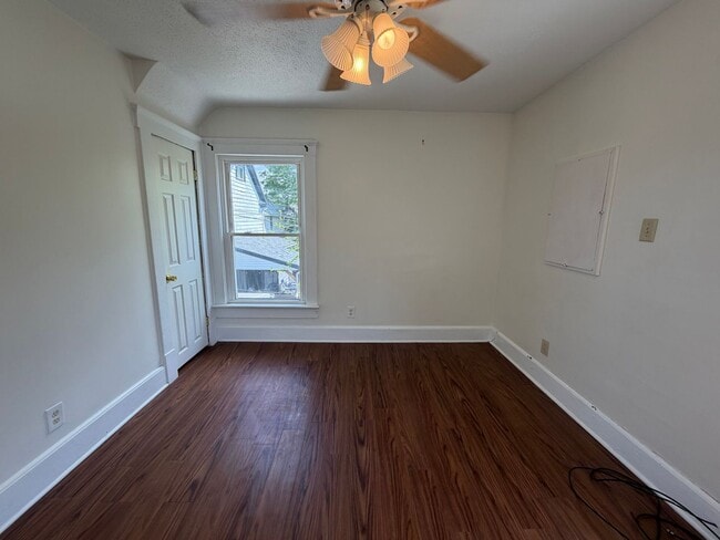 Photo - 251 5th St NE Unit Upper