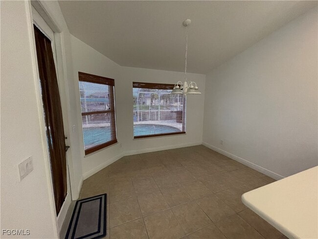 Photo - 609 SW 43rd Ln