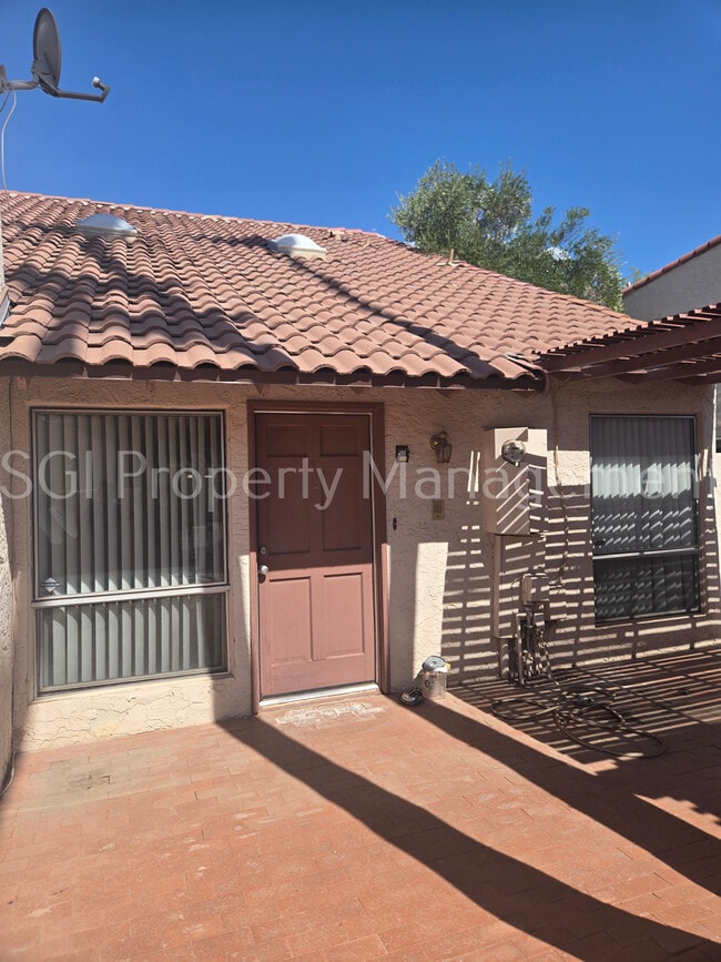 Building Photo - 1915 S Shannon Dr Rental