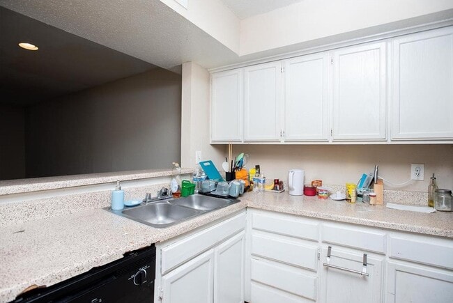Building Photo - 12668 Windsor Village Dr Unit 2668