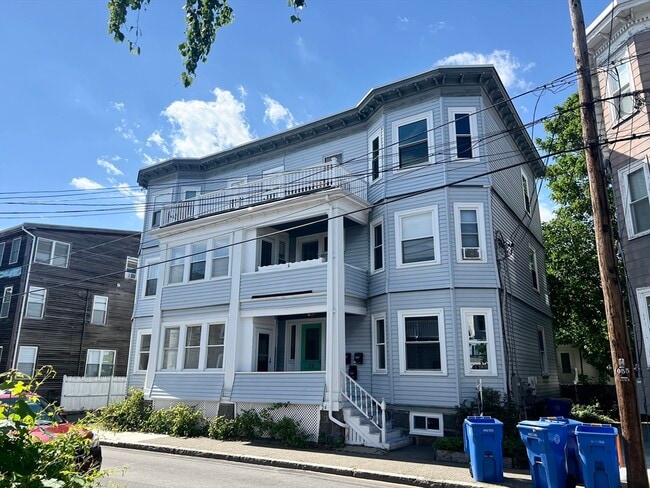Building Photo - 26 Forrest St Unit 2