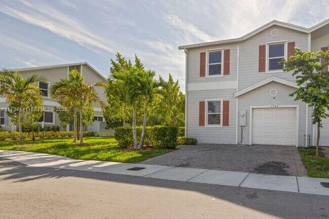 Building Photo - 1755 SE 9th Terrace