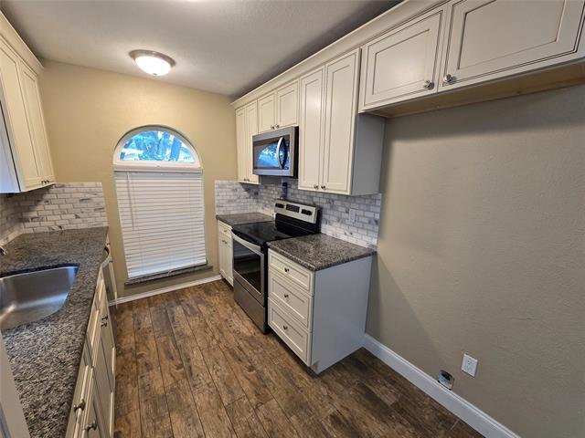 Photo - 1630 Dell Oak Dr