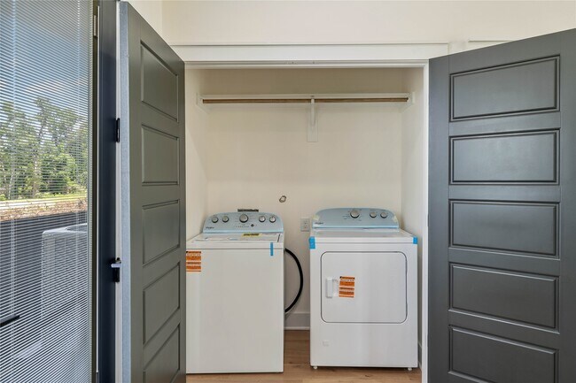 Photo - 3522 Mansfield St Unidad B