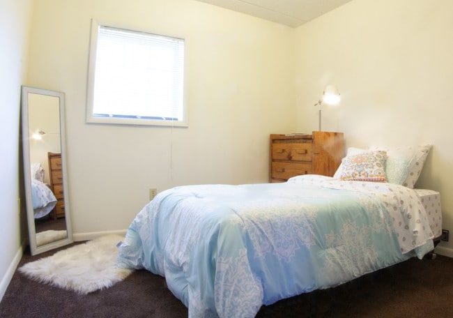 L13 Bedroom
