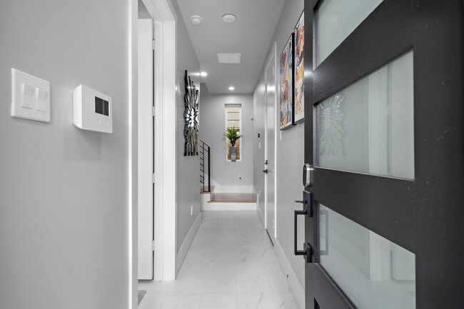 Photo - 3513 Hutchins St