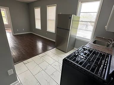 Photo - 593 Winchester Ave Unidad #3L
