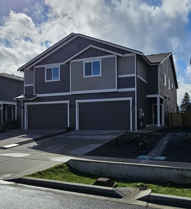 Brand New 4-Bedroom Duplex for Rent in Lacey! - Brand New 4-Bedroom Duplex for Rent in Lacey! Casa