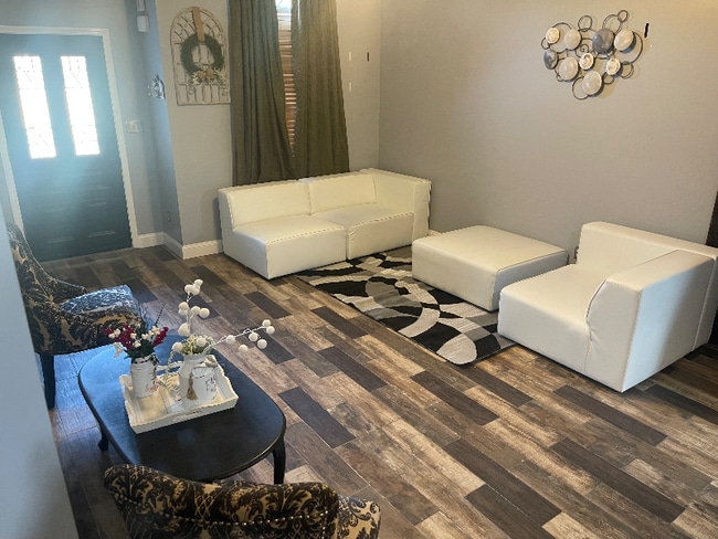 Photo - 1504 Pemberton Ln