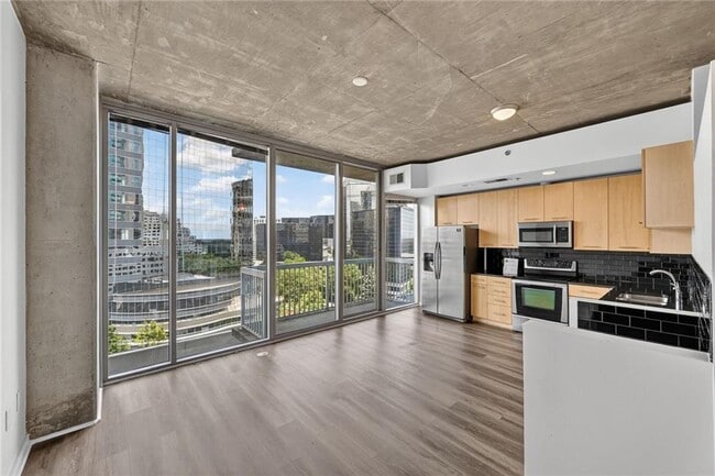 Photo - 3324 Peachtree Rd NE Unit 915