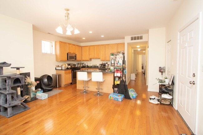 Photo - 814 W University Ln