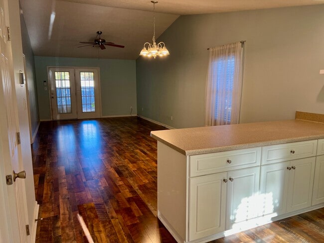 Photo - 111 Bennington Ln