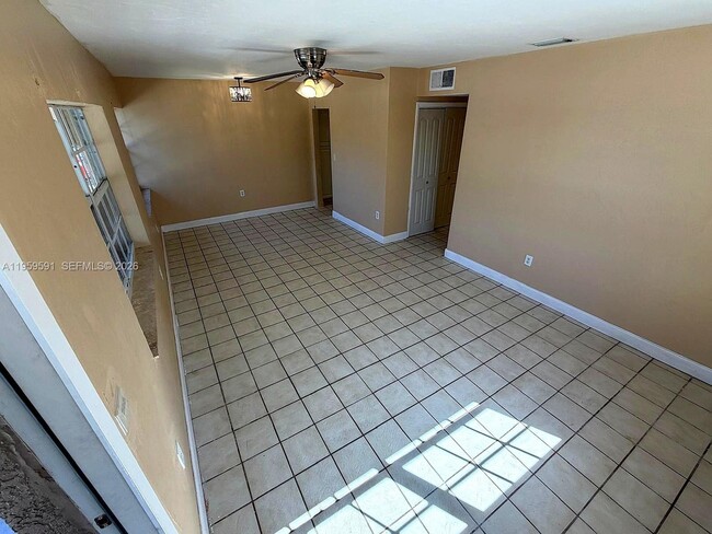 Photo - 14407 NE 5th Ave Unit 14407