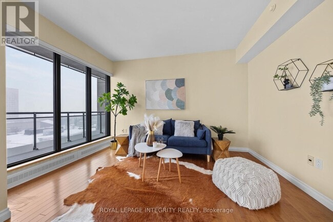 Photo - 90 George St Unité 1207