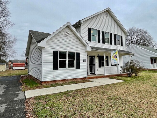 Building Photo - 701 Dendron St