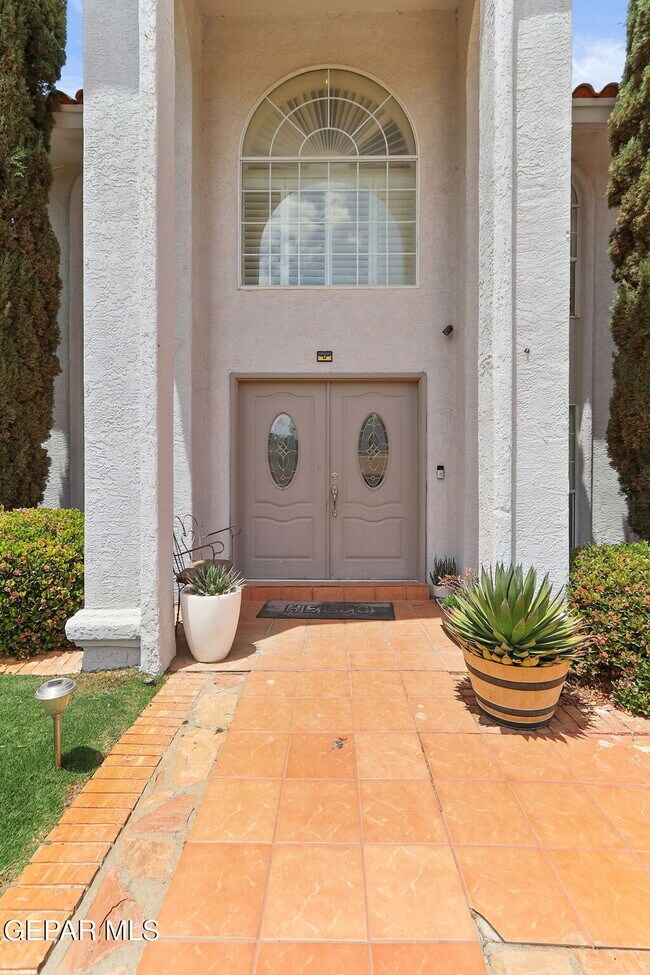 Photo - 2053 Gus Moran St