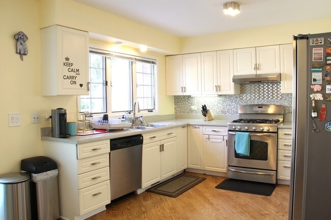 Photo - 1127 Pine St