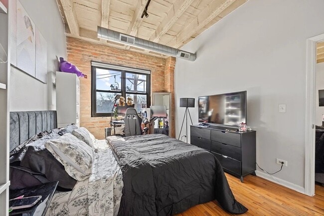 Photo - 18091 E 40th St
