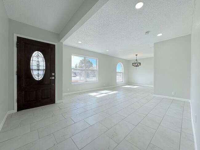 Photo - East El Paso 5bed/3Bath Refrig A/C with 2 Master Suites!