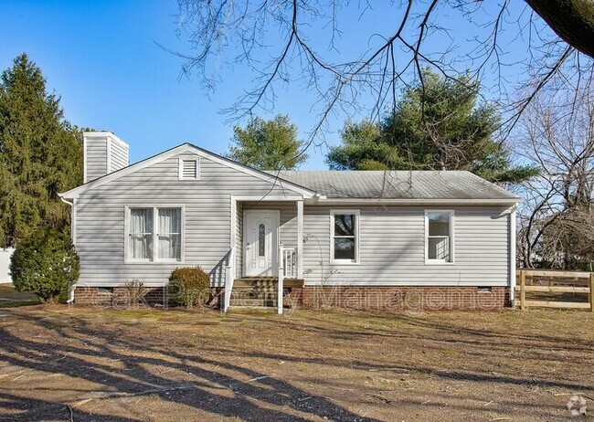 Building Photo - 6318 Sledds Lake Rd Rental