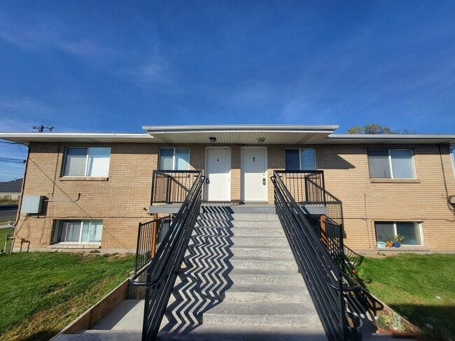 Photo - 364 W 1st N Unit #2