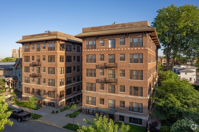 Marlborough - Marlborough Apartments