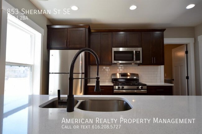 Photo - 853 Sherman St SE