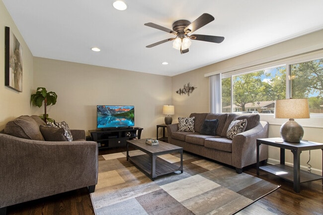 Building Photo - 9424 Sumac Rd Unit SI ID1285047P