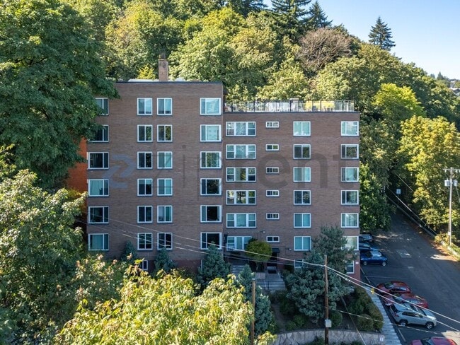 Building Photo - 1205 SW Cardinell Dr