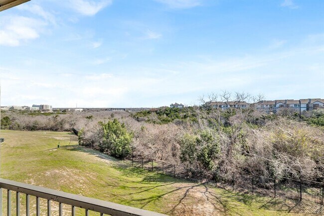 Photo - 2320 Gracy Farms Ln Unit 823