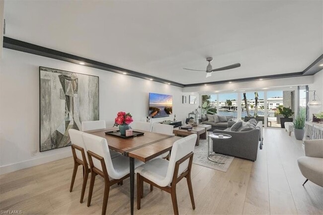 Photo - 800 River Point Dr