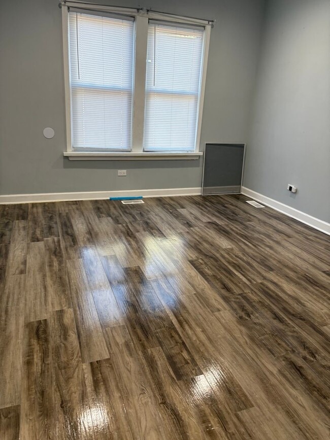 Photo - 9219 S Greenwood Ave Unit 1