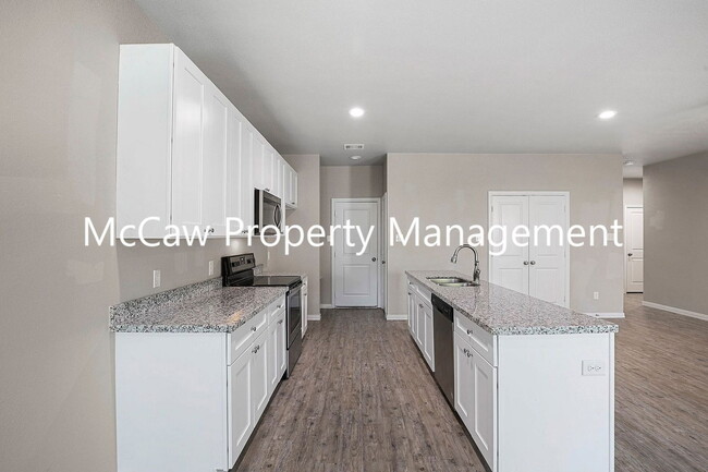 Photo - 8225 Richard St