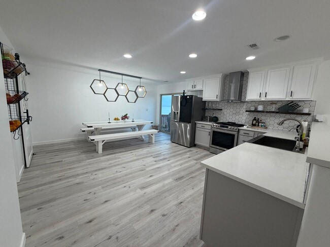 Building Photo - 3584 Hawk Dr