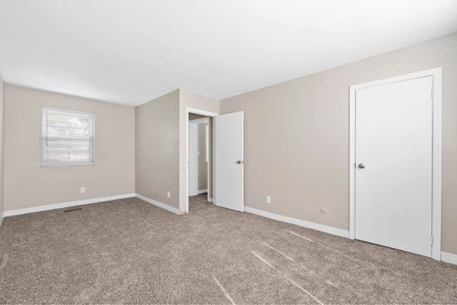 Photo - 755 Canonby Pl