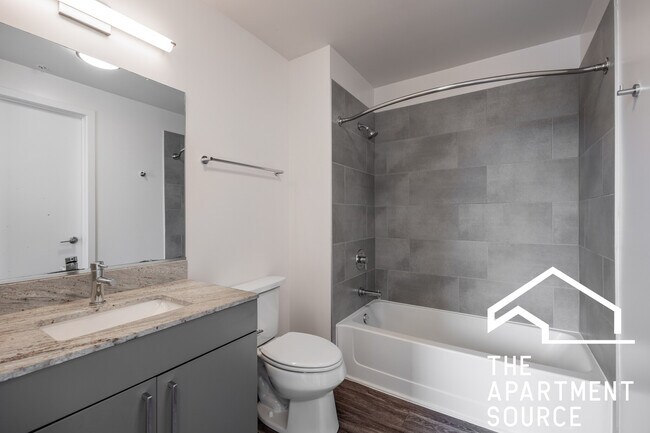 Photo - 2340 N California Ave Unidad 607