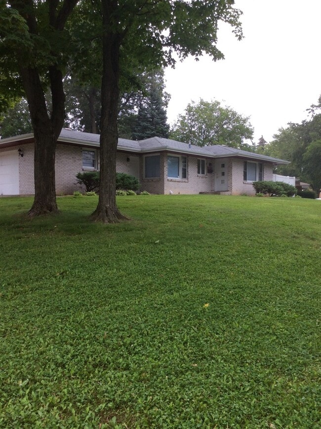 Photo - 269 Flintridge Dr House