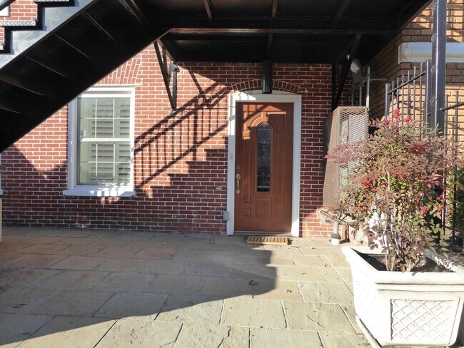 Photo - 2920 Sherman Ave NW