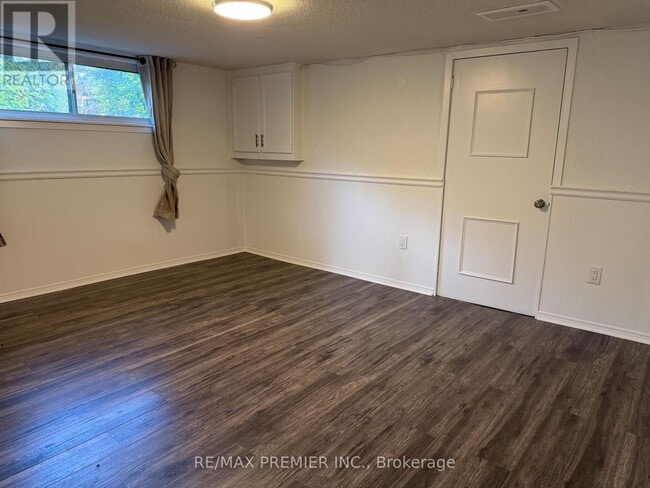 404 Rustic Rd