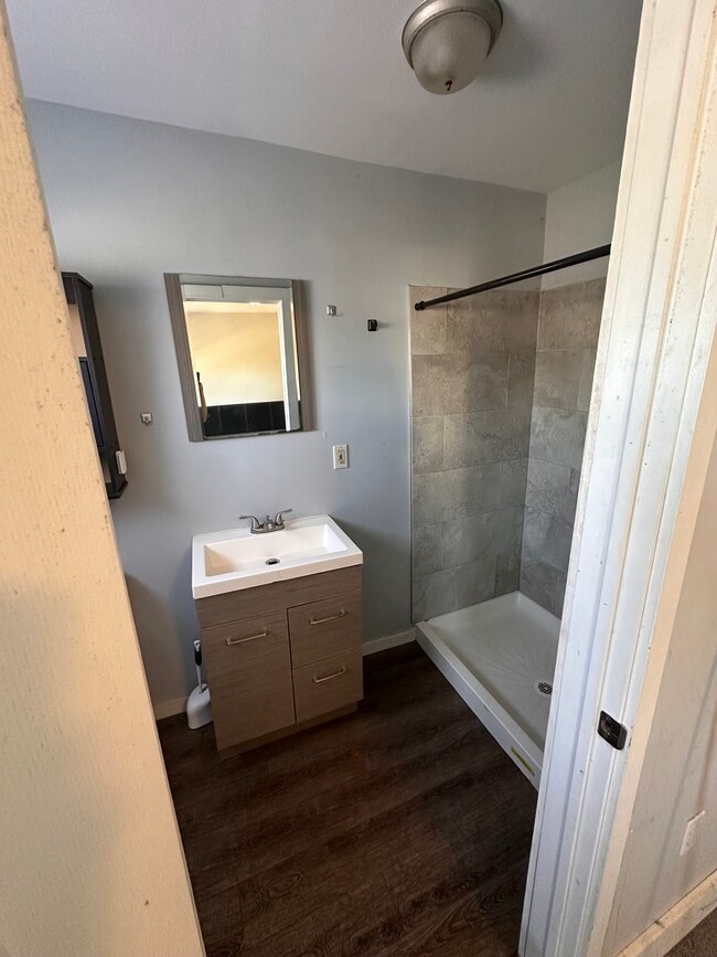 Photo - 147 W Parker St