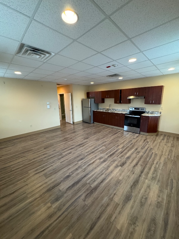 Building Photo - 102 E Otterman St Rental