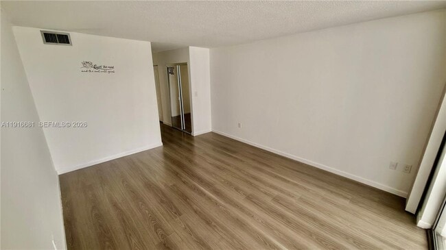 Photo - 2750 NE 183rd St Unit 906