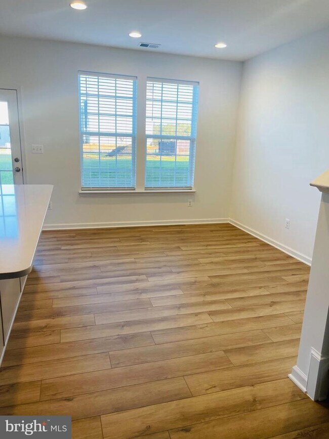Photo - 505 Hillsdale Pl