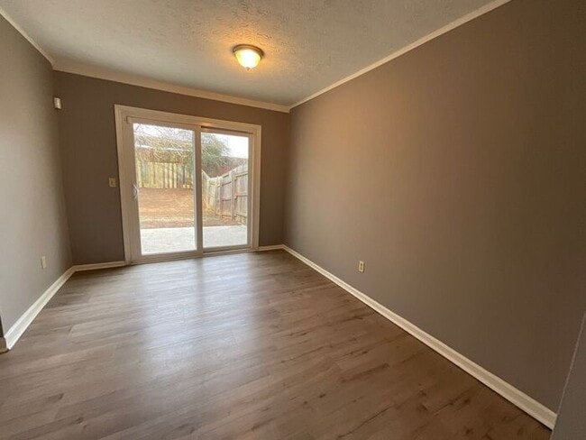 Photo - 1439 Springleaf Cir SE